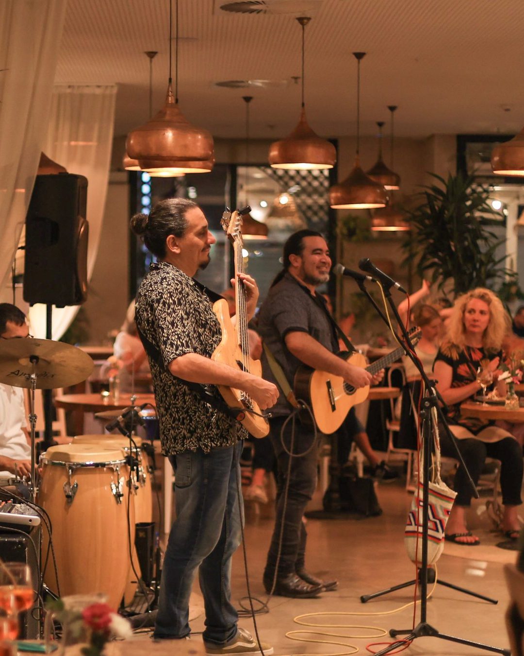 Concierto música en vivo los viernes en el restaurante El Patio Tarifa