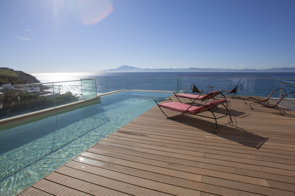 la-residencia-tarifa-piscina-infinita-vistas