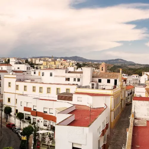 Vista del casco histórico de Tarifa en invierno desde la muralla