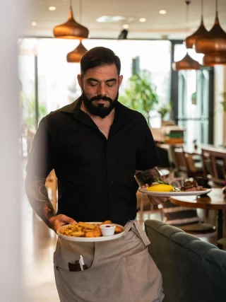 Instagram post from elpatiorestaurantetarifa. This post is in position 4.